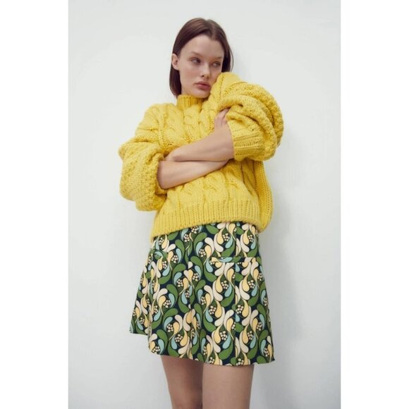 NWOT Zara multicoloured retro-inspired abstract print shorts, XS - Picture 2 of 14